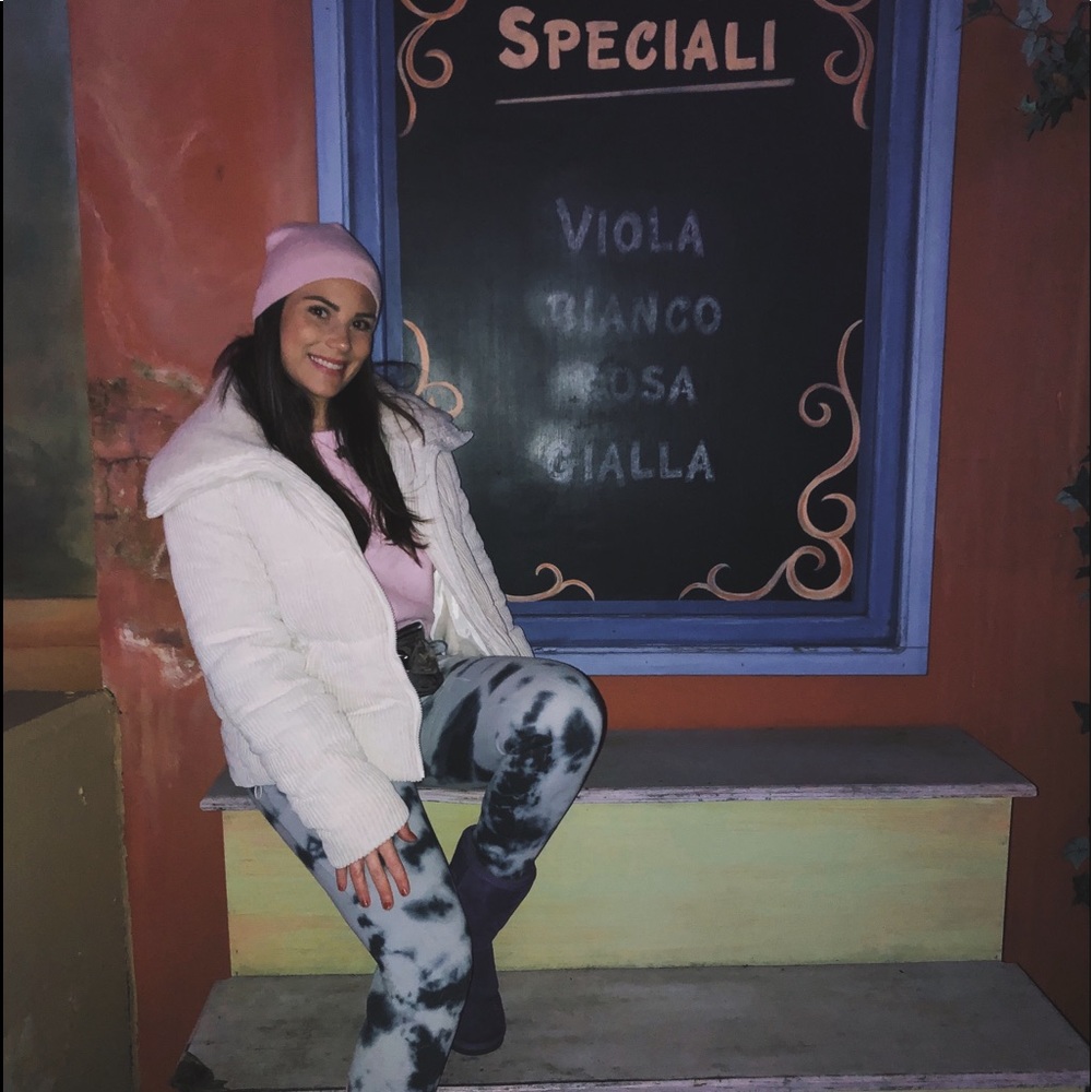 Meet your Posher, Nina